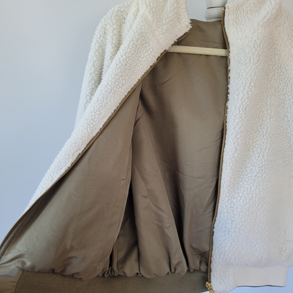 REVERSIBLE 2 Way Cozy Cream & Olive Teddy Bomber Jacket - Picture 8 of 15